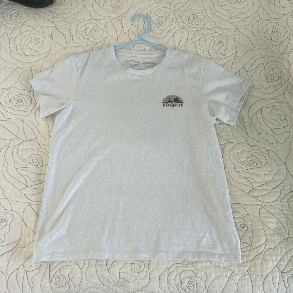 Patagonia Light Gray Short Sleeve Tee